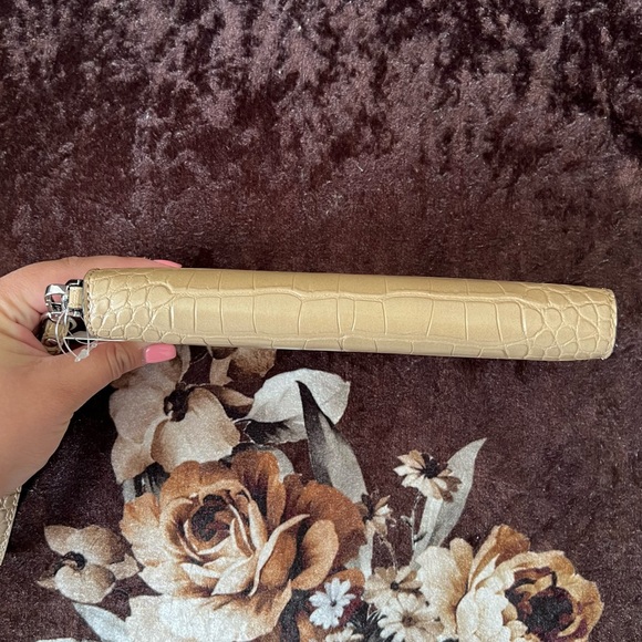 MICHAEL KORS Leather Camel Crocodile Embossed Continental Wristlet Wallet NWT - Picture 13 of 15